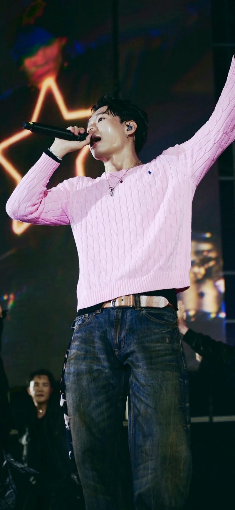 nền Hurrykng khoảnh khắc biểu diễn trên sân khấu