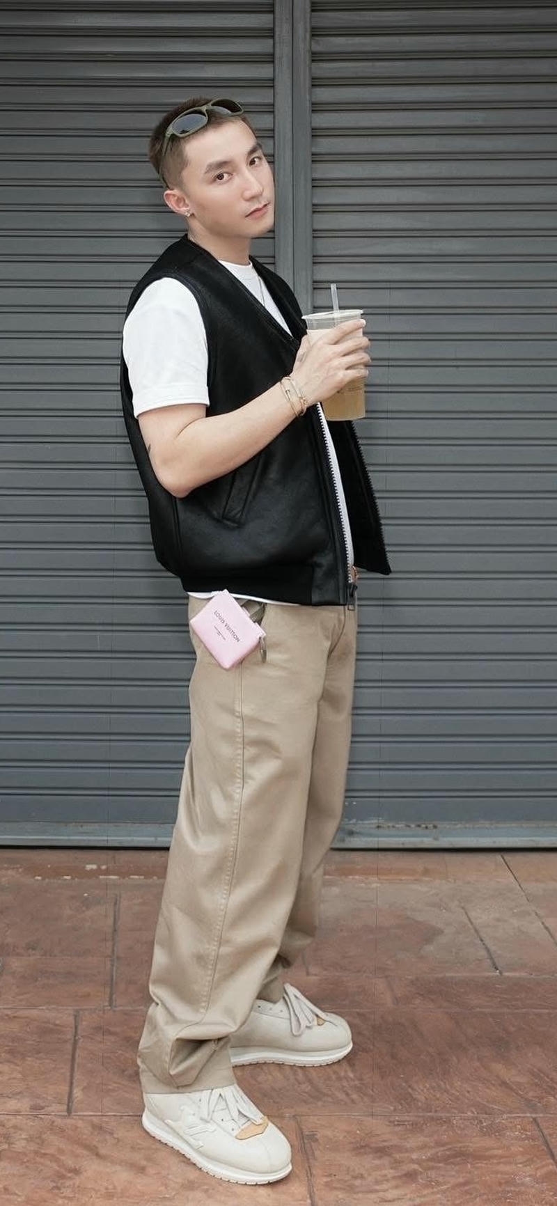 nền Sơn Tùng MTP hiệu ứng đen trắng nghệ thuật