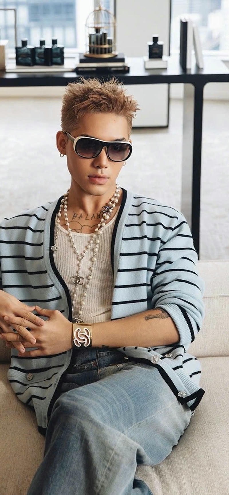 nền Wean cá tính với các phụ kiện lạ