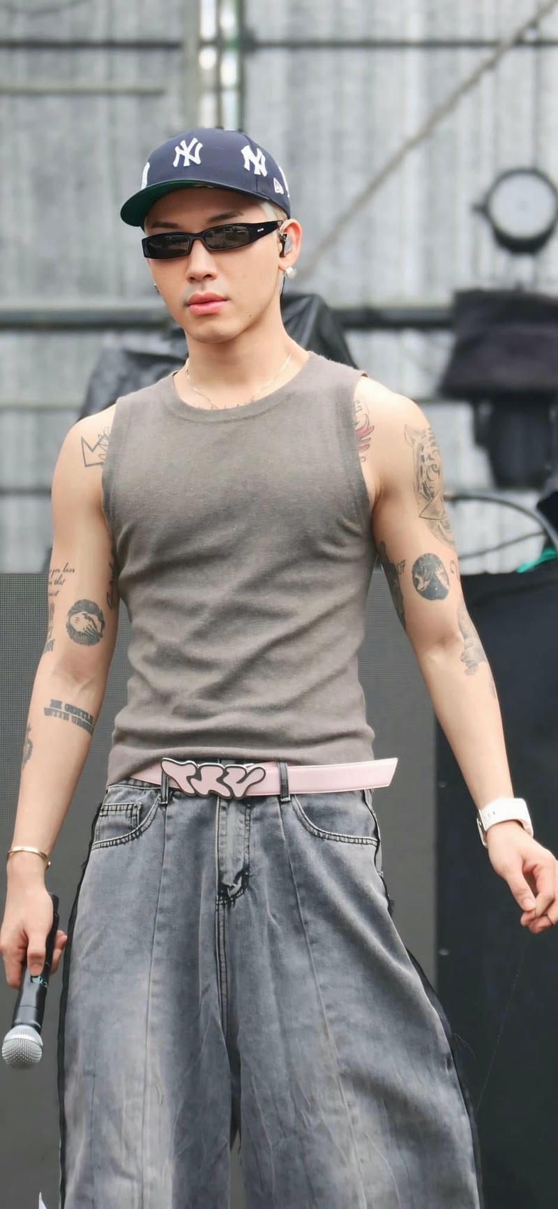 nền Wean cực chất với những hình xăm độc