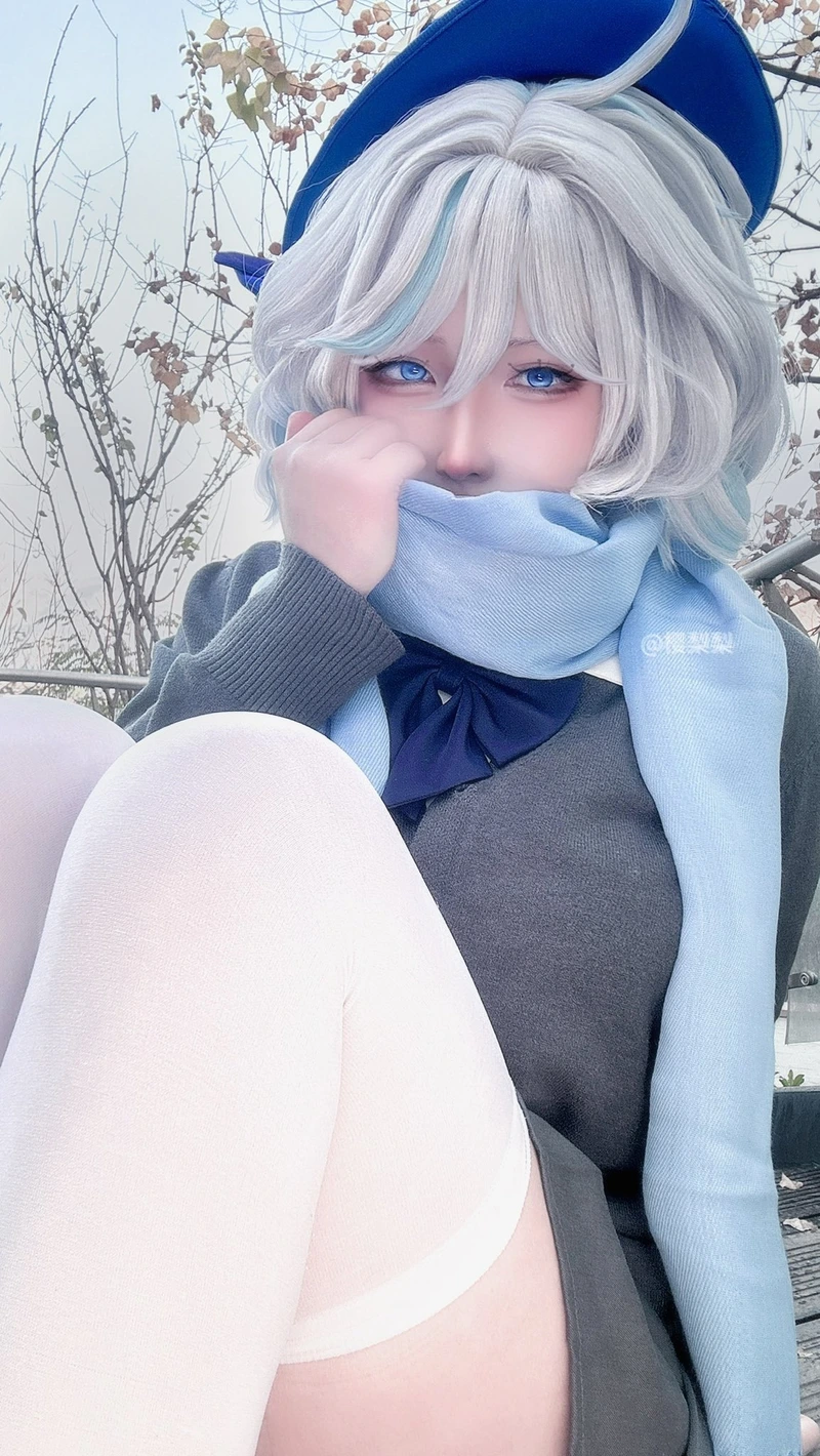 Ảnh Eririchyan cosplay ánh nhìn sắc sảo thu hút người xem