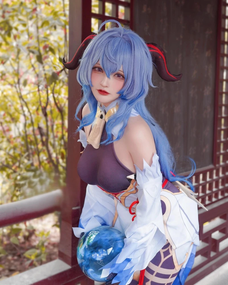 Ảnh Senyamiku cosplay nhân vật anime với tóc sáng cực nổi bật