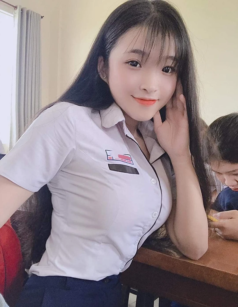 Ảnh học sinh vú to chụp theo phong cách tự nhiên