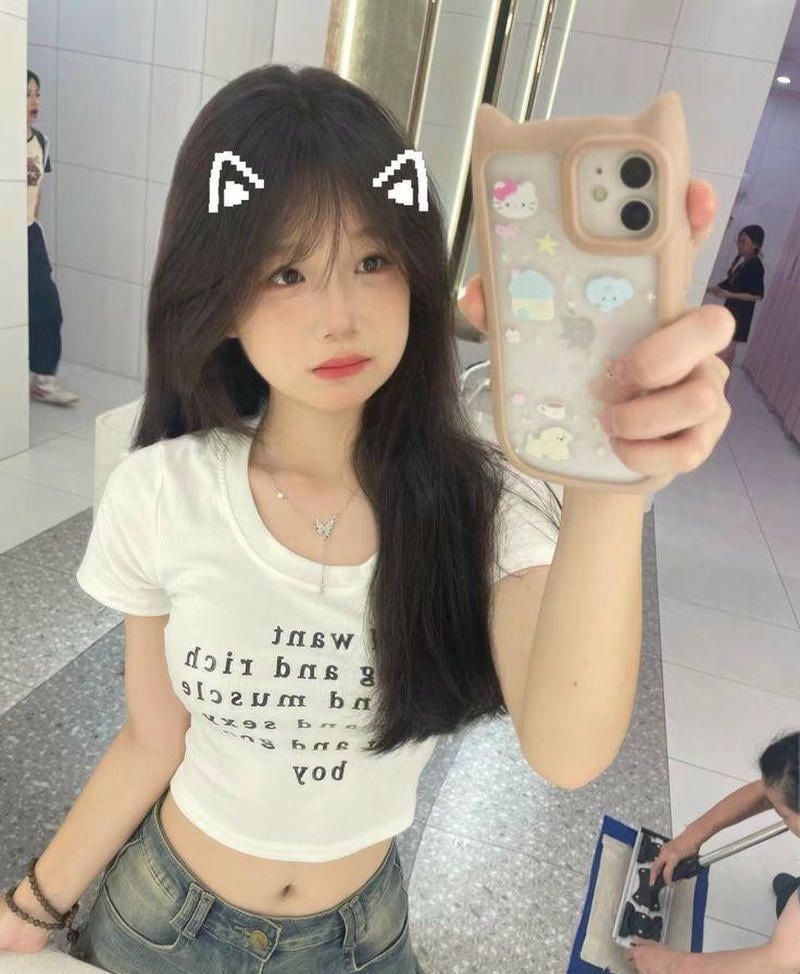 Ánh mắt dịu dàng làm nổi bật hotgirl gái mạng