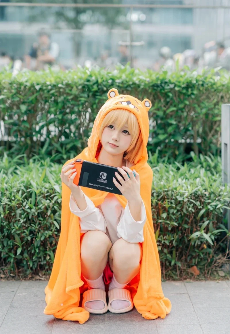 Ảnh thiếu nữ xinh đẹp hóa thân vào vai Umaru chan hoàn hảo