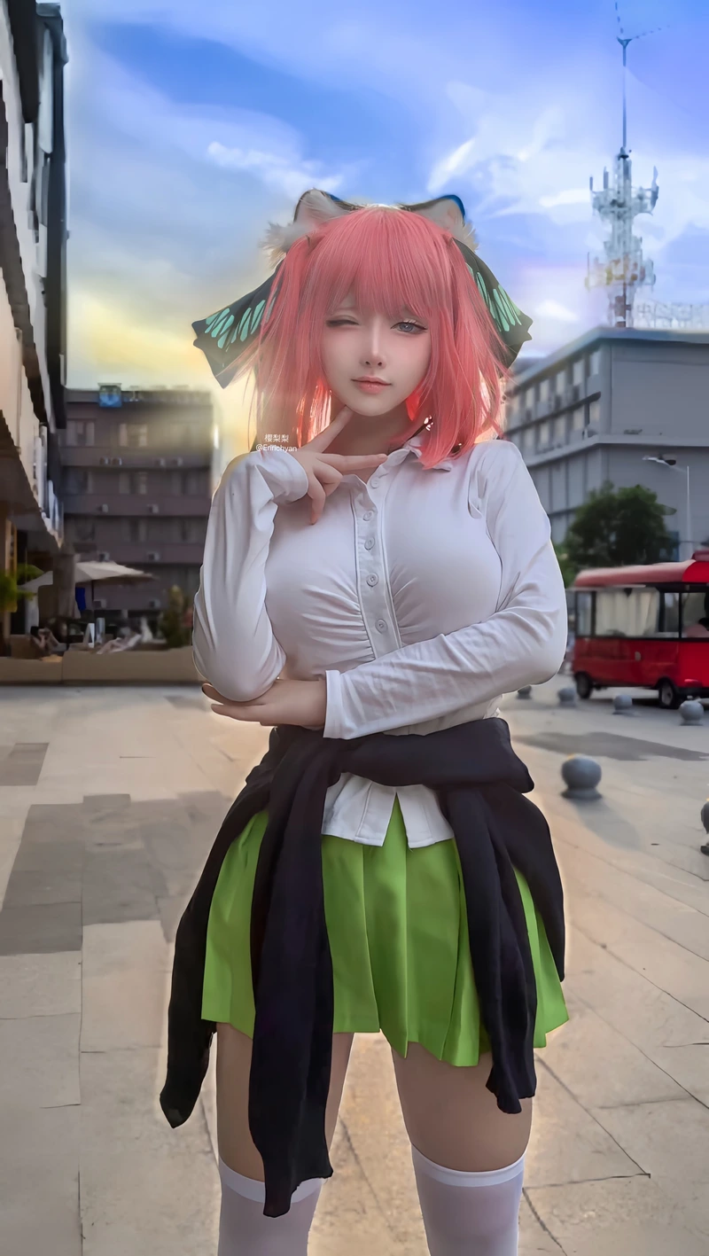 Biểu cảm đáng yêu của Eririchyan cosplay thu hút người xem