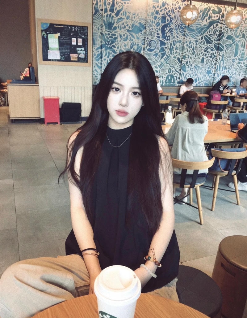 Biểu cảm đáng yêu mang vibe douyin girl