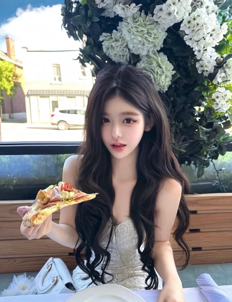 Biểu cảm dễ thương mang vibe hotgirl mạng xã hội