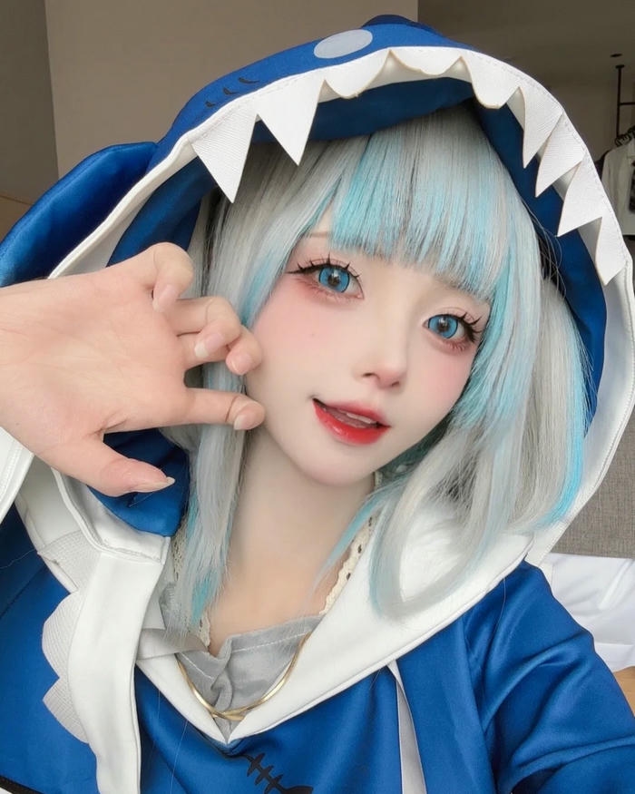 Cosplay Gura đội mũ cá mập trùm đầu đáng yêu