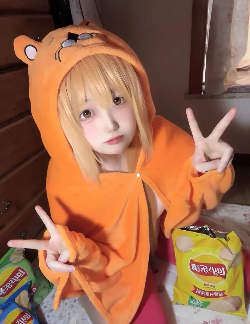 Cosplayer xinh đẹp tái hiện thần thái nghịch ngợm của Umaru