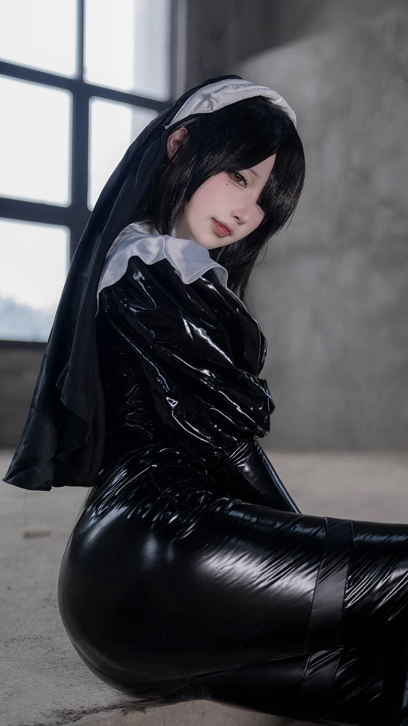 Eririchyan cosplay tạo hình nhân vật anime sắc nét cuốn hút