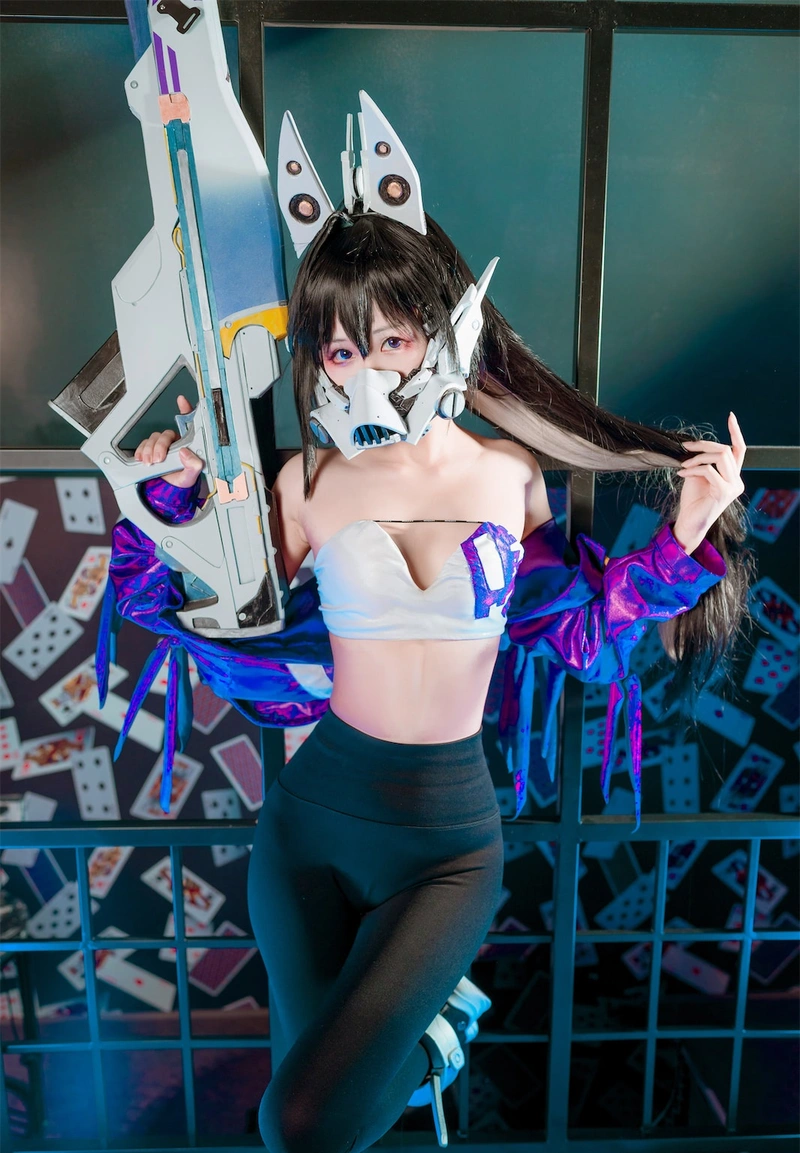 Gái cosplay hở hang khoe đường cong hoàn hảo