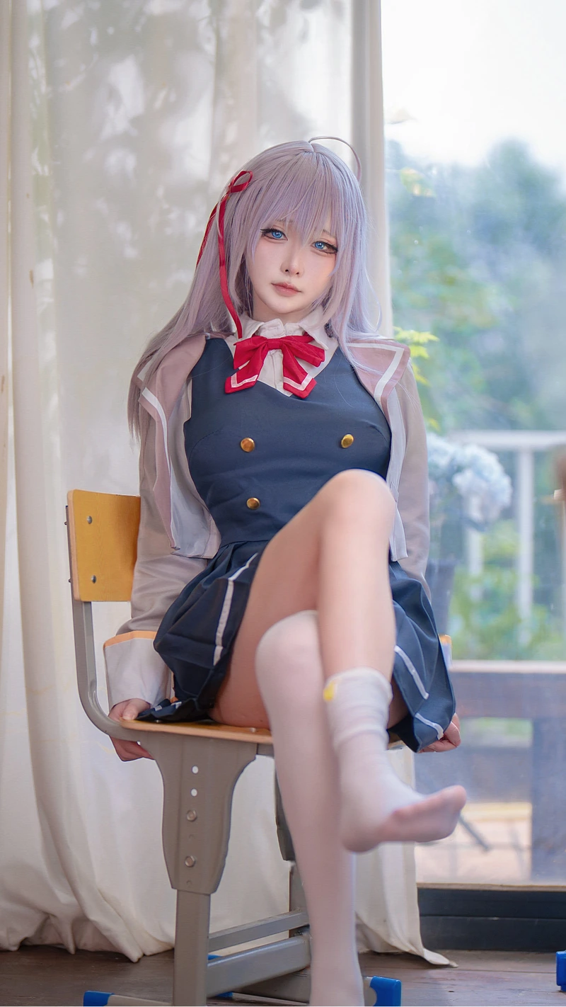 Gương mặt xinh đẹp của cosplayer anime nổi bật trên mạng