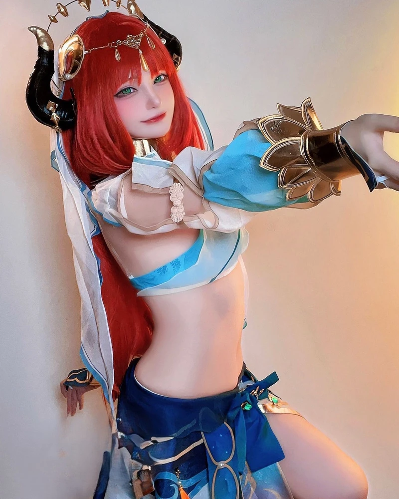 Hình ảnh cosplay game nữ của Senyamiku phong cách hiện đại