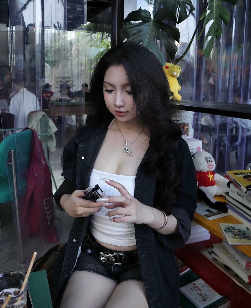 Hình ảnh gái cute biểu cảm dễ thương cuốn hút
