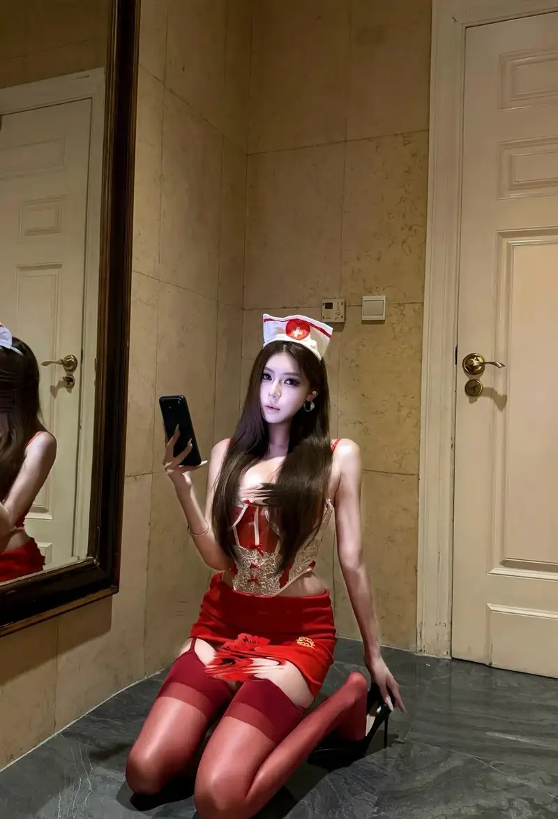 Khám phá ảnh cosplay dâm đãng với nhiều phong cách