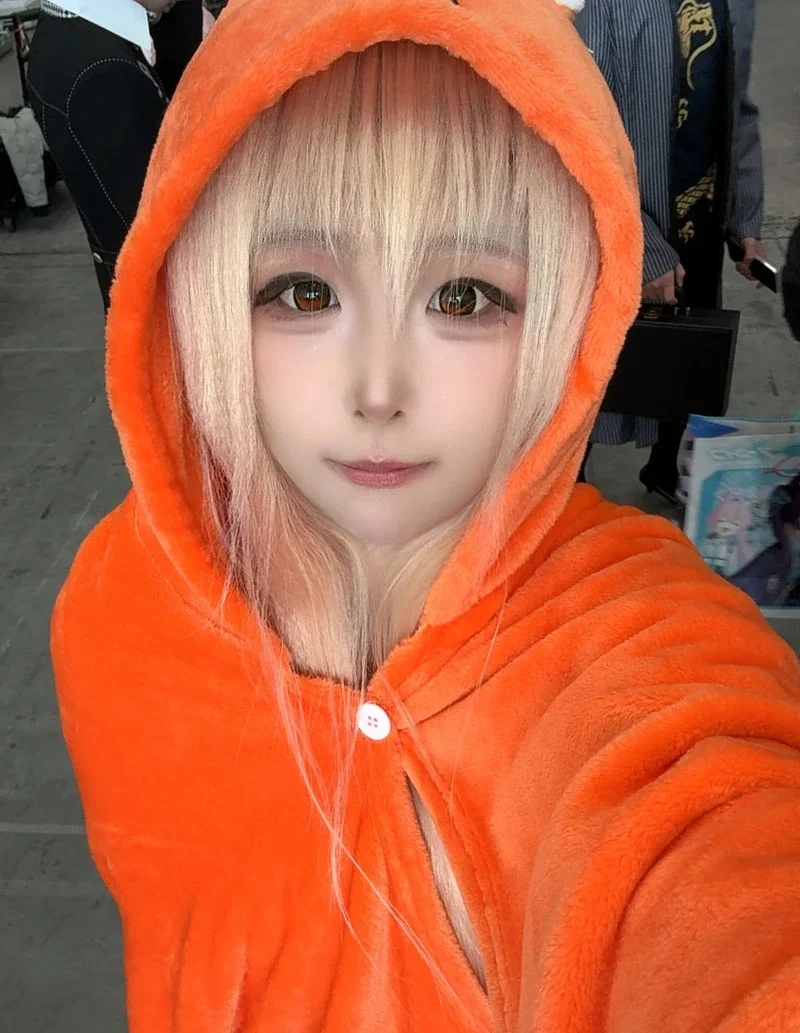 Nữ coser xinh đẹp hóa thân hoàn hảo trong ảnh Umaru cosplay dễ thương