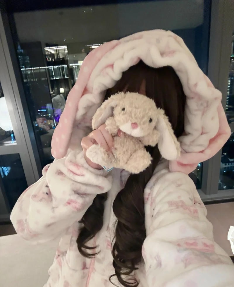 Outfit ngủ nhẹ nhàng tạo nét gái xinh quyến rũ