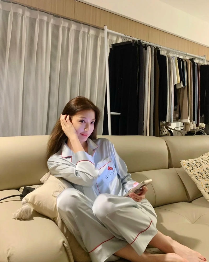 Outfit ngủ pastel làm nổi bật ảnh gái đồ ngủ cute