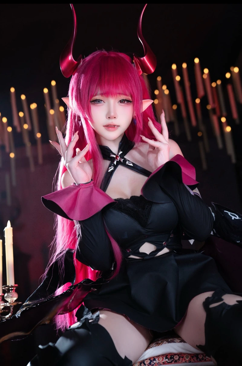 Thần thái tự tin của Eririchyan khi cosplay nhân vật anime