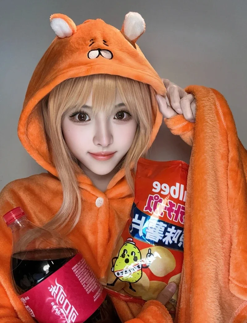 Thiếu nữ tài năng thể hiện thần thái lười biếng của Umaru chan
