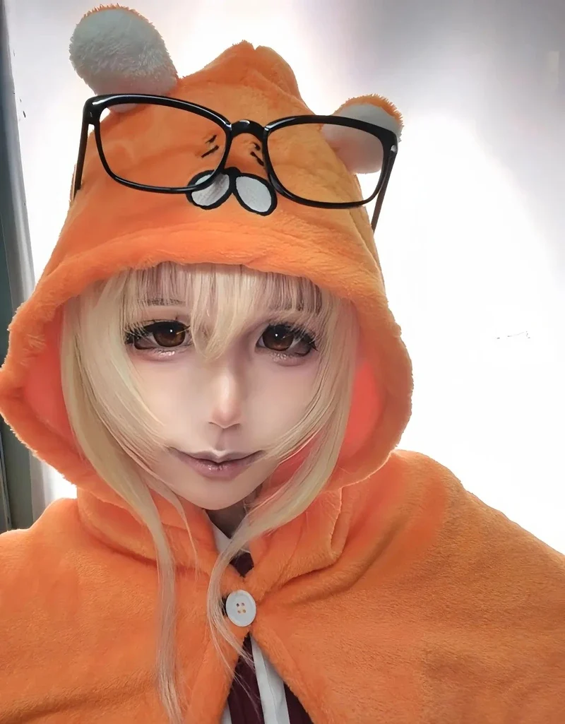 Trang phục gấu cam nổi bật trong bộ ảnh Umaru cosplay