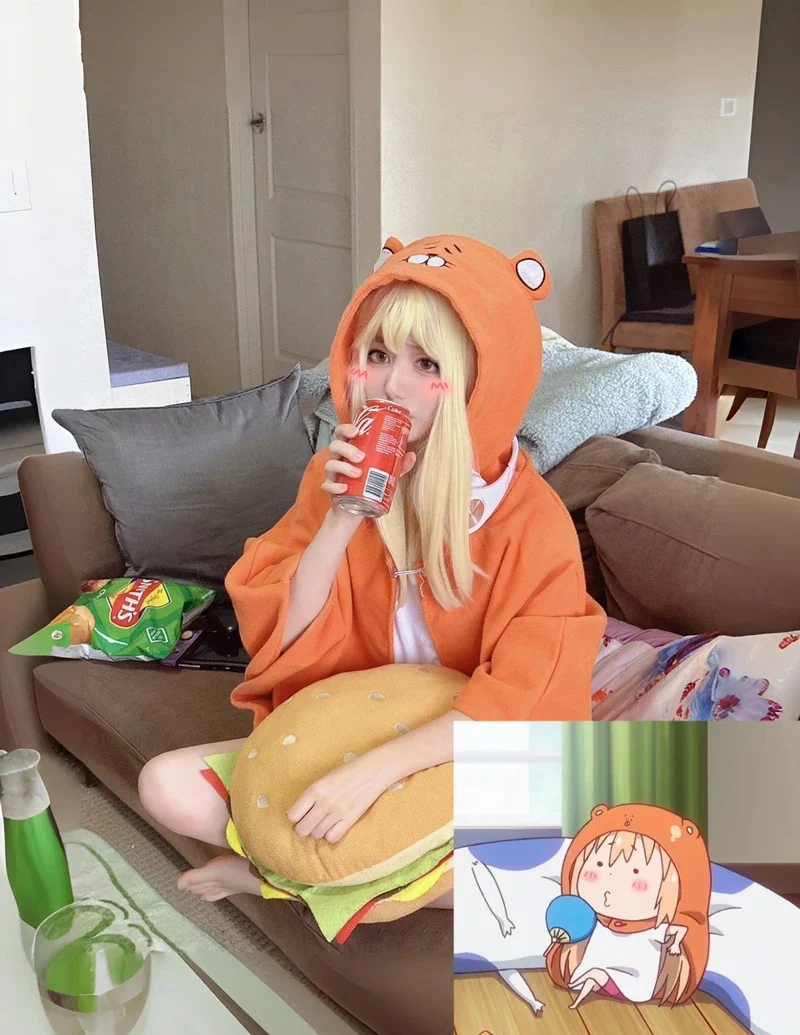 Umaru cosplay rạng rỡ với nụ cười tươi vui và ánh mắt long lanh