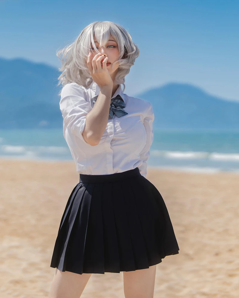 Ảnh Ain Nguyen cosplay anime nữ với outfit cực kỳ nổi bật