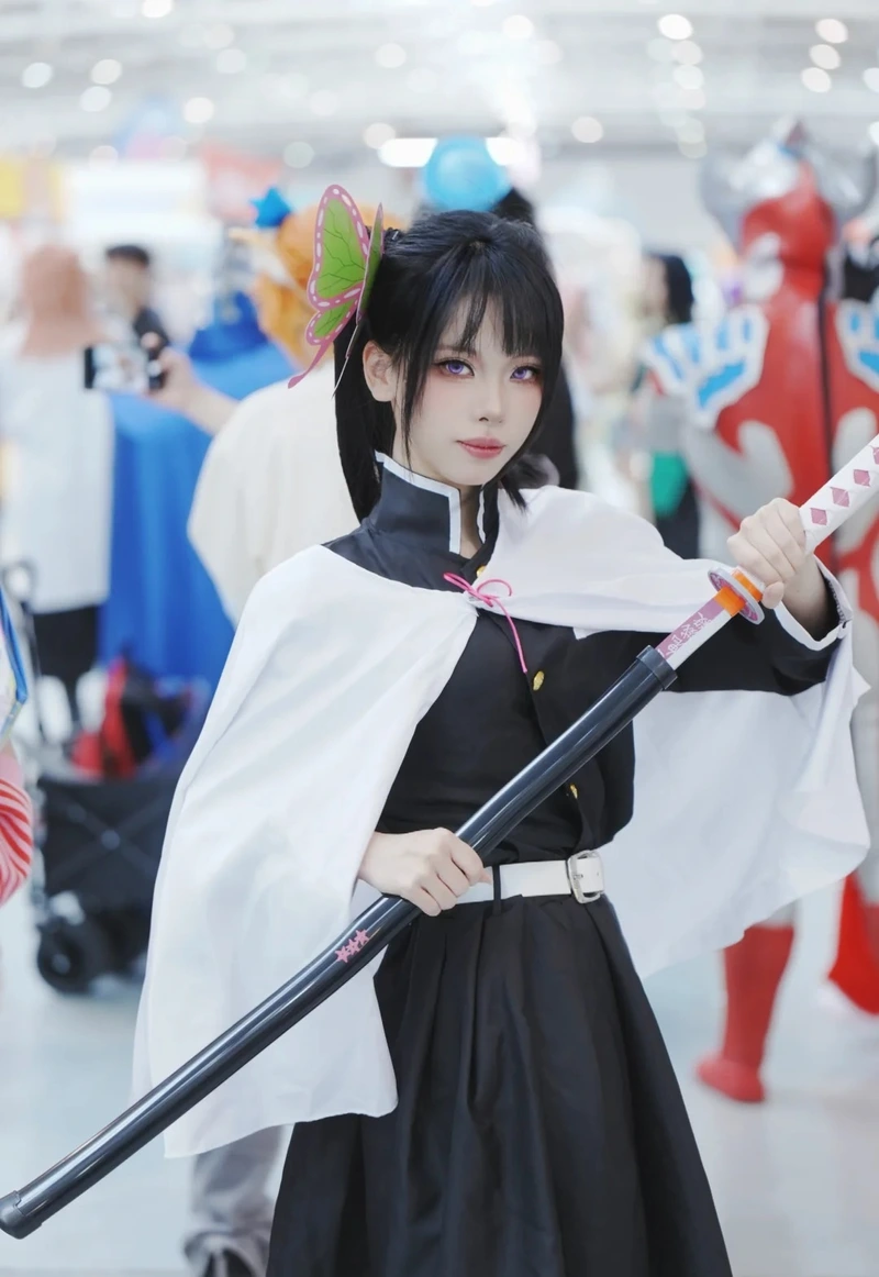 Ảnh Cosplay Kanao cùng bộ đồng phục Sát Quỷ Đội