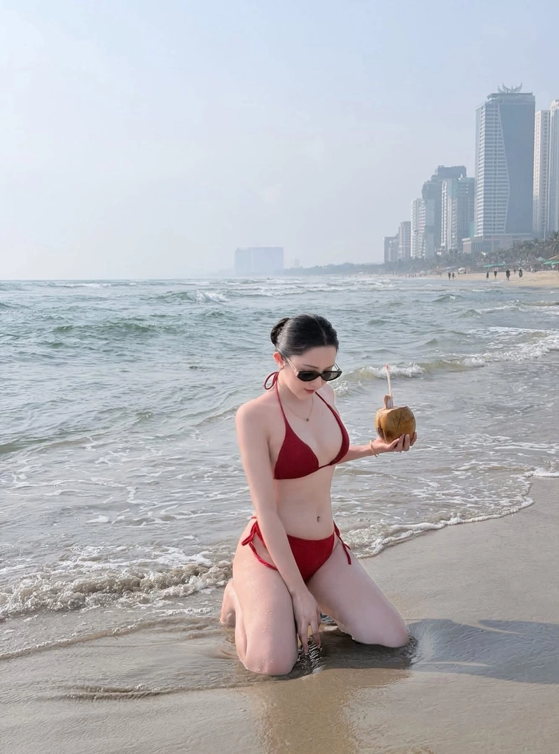 Ảnh gái xinh bikini khoe nét đẹp trẻ trung