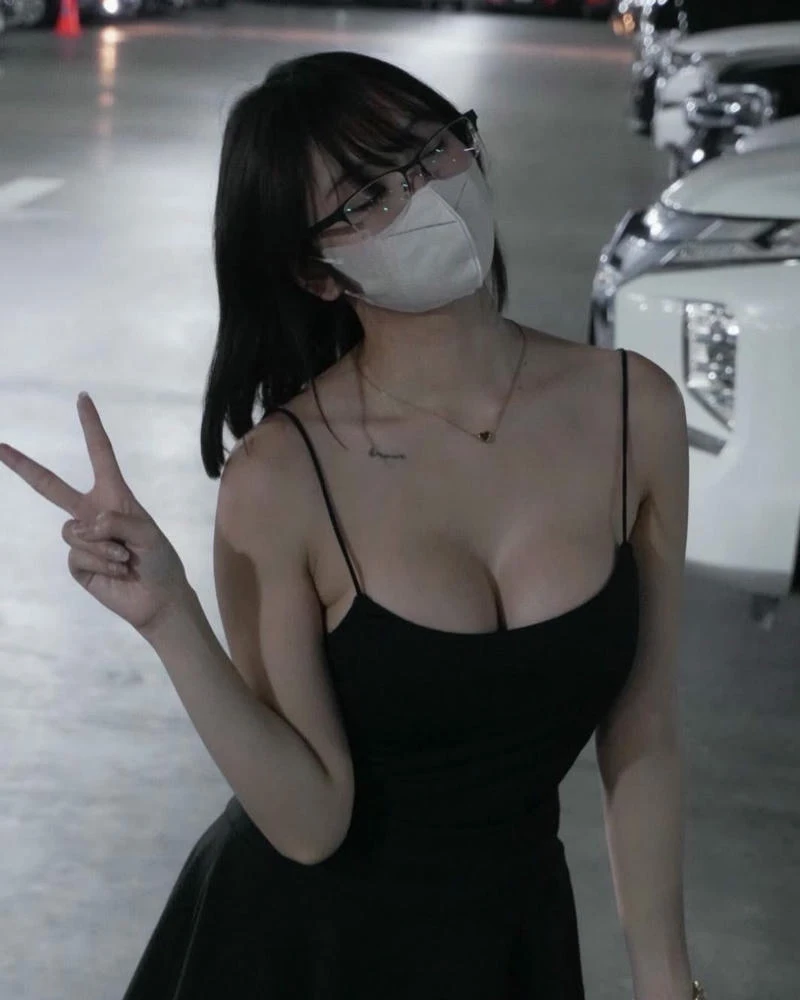 Ảnh gái xinh sexy cảm xúc mạnh mẽ