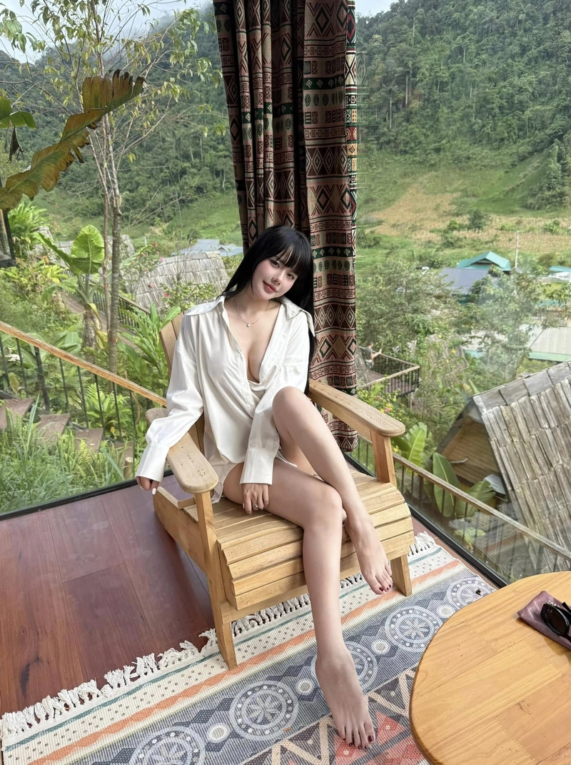 Cô giáo hương bikini mang nét đẹp hiện đại đầy ấn tượng