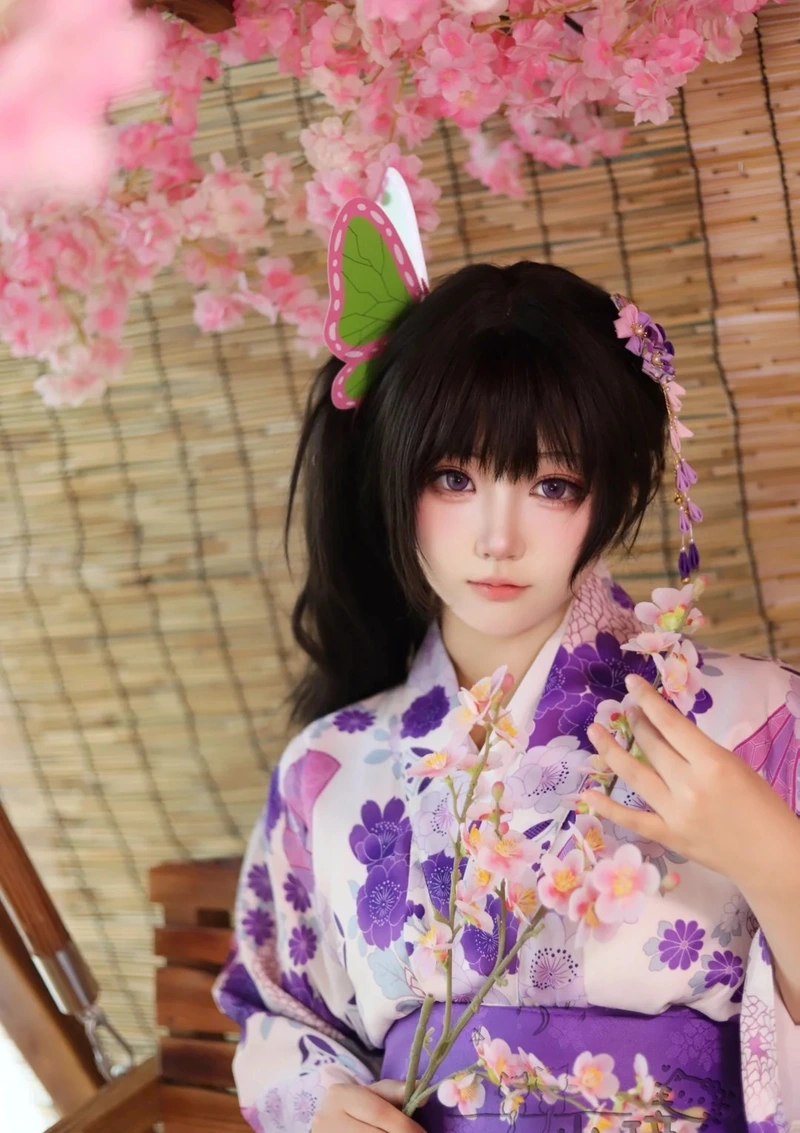 Coser Kanao trong trang phục Kimetsu no Yaiba