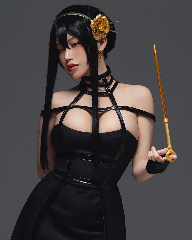 Cosplay Ain Nguyen phong cách fantasy nữ chiến binh đẹp