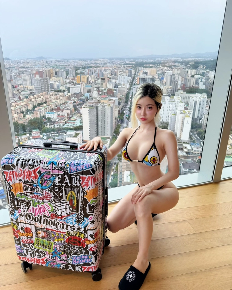 Dj Soda Bikini toát lên sức hút quyến rũ mạnh mẽ