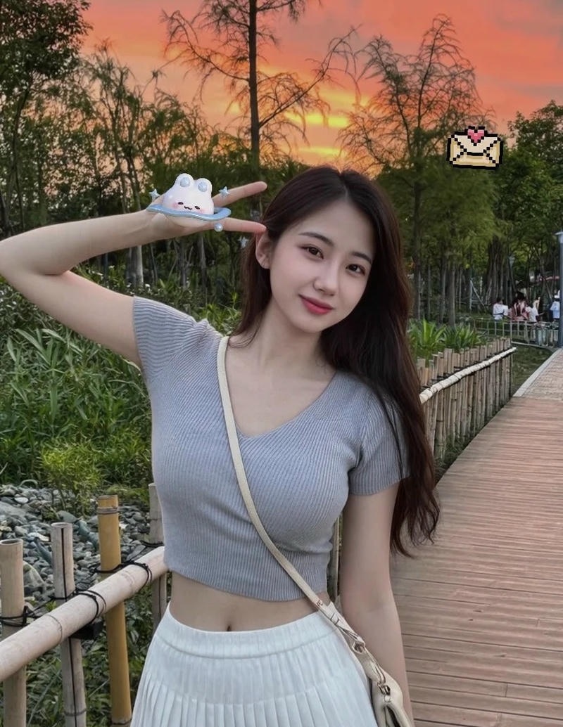 Hình ảnh gái hot douyin nụ cười dịu dàng