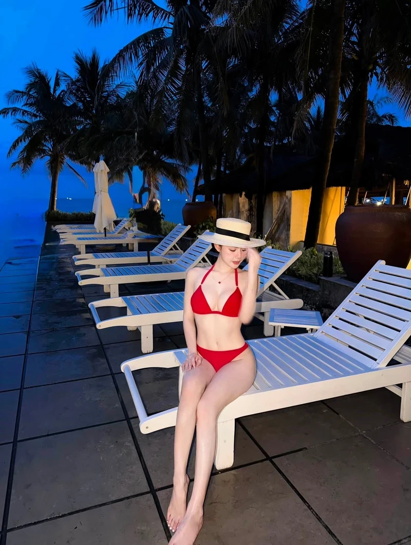 Gallery - 277+ ảnh cô giáo Hương bikini gợi cảm khoe vẻ đẹp cuốn hút - image 35