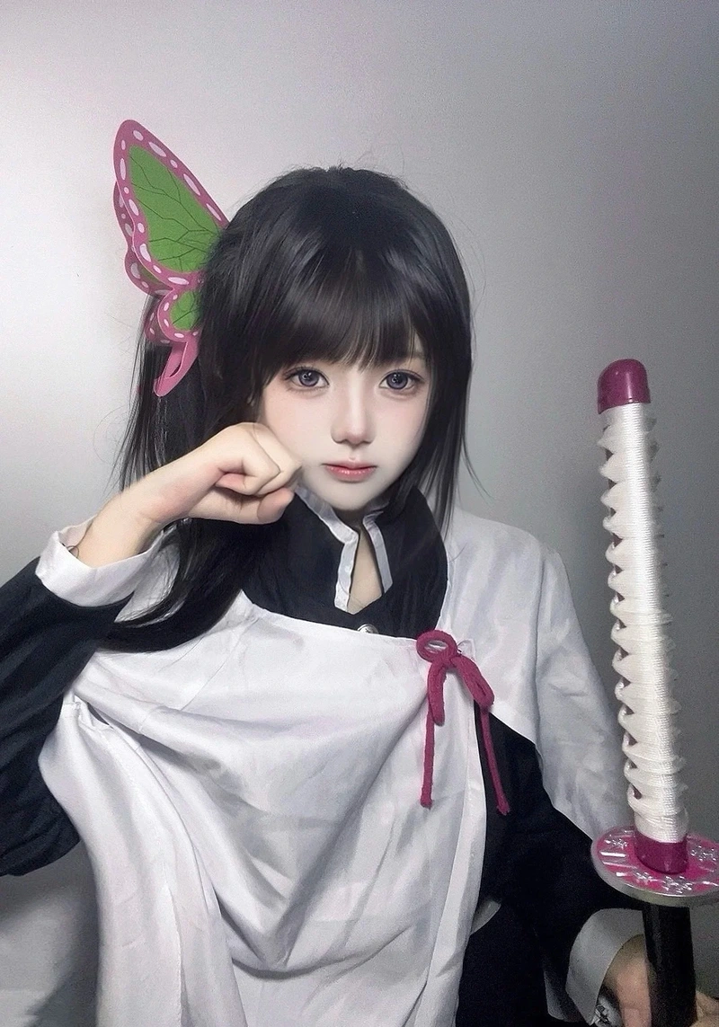 Kanao Tsuyuri cosplay với tạo hình kiếm sĩ nổi bật