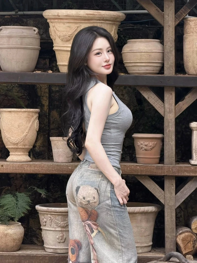 Khuôn mặt xinh tươi của hot girl 2k3