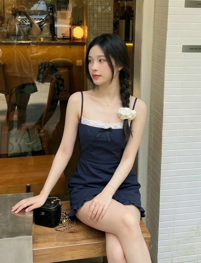 Nàng 2k nóng bỏng tư thế khiêu khích mê hoặc