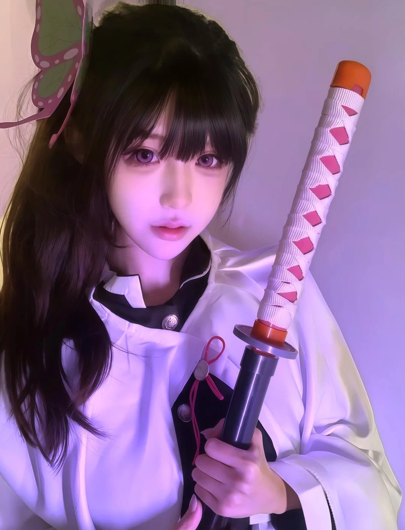 Tạo hình Tsuyuri Kanao trong ảnh cosplay đẹp mắt