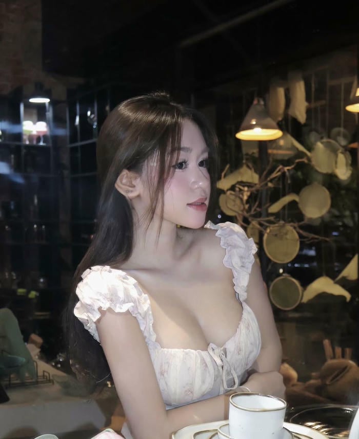 hình mẫu ảnh gái xinh ánh nhìn dịu dàng
