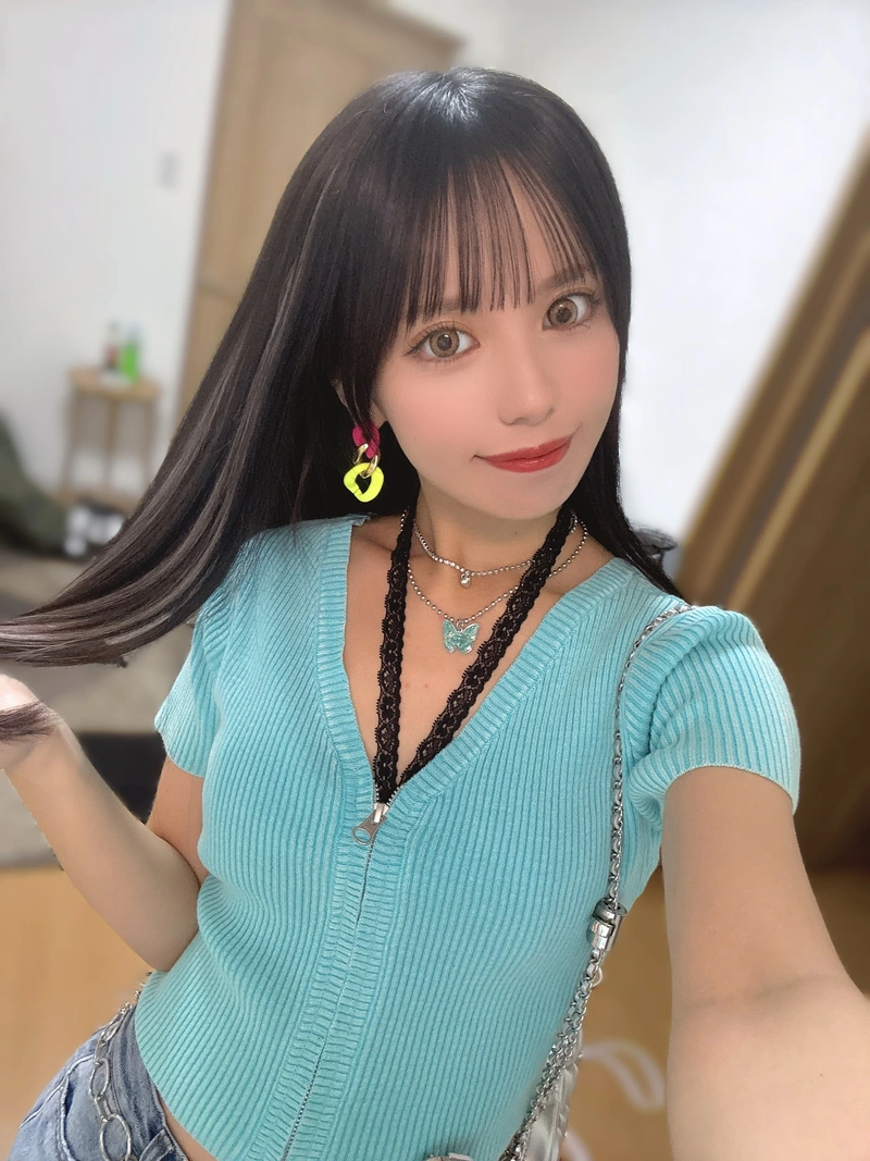 Airi Nagisa mặc bikini ngoài biển hợp vibe gravure idol Nhật