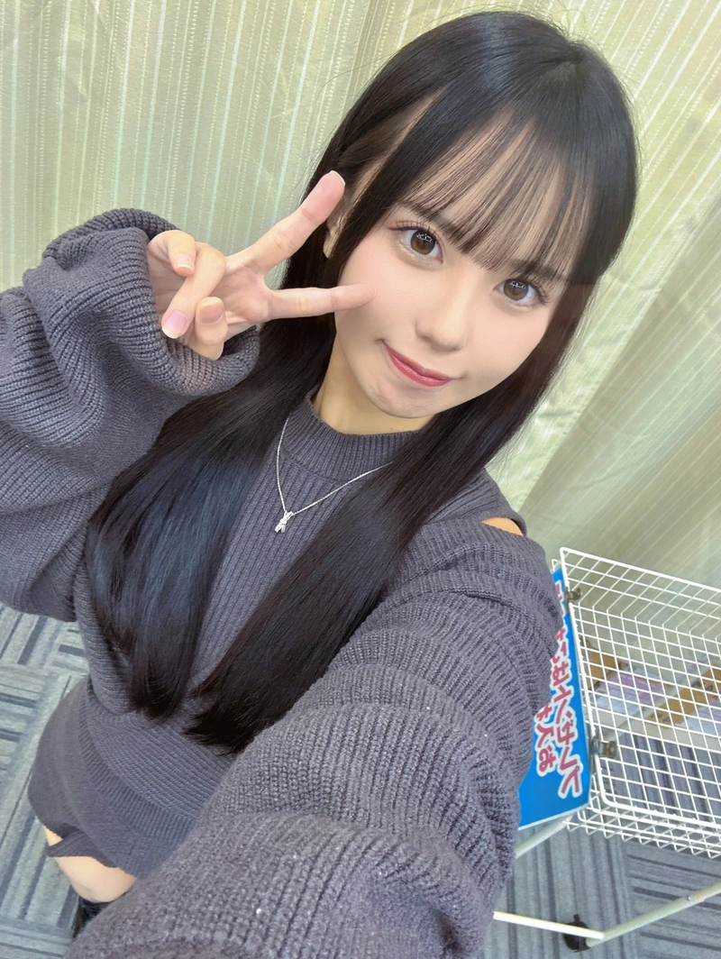 Airi Nagisa mặc đồ bơi ngoài trời cực hợp ảnh mùa hè đẹp