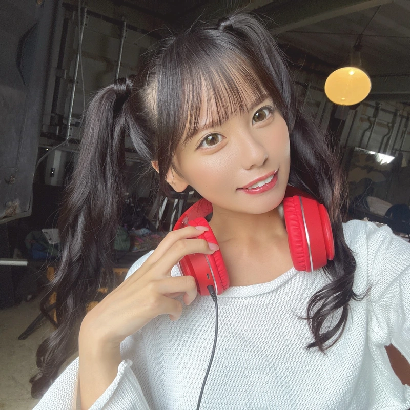 Airi Nagisa sexy cùng phong cách gravure Nhật Bản hiện đại