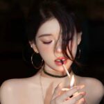 Ảnh bad girl đen trắng tạo cảm giác lạnh lùng bí ẩn