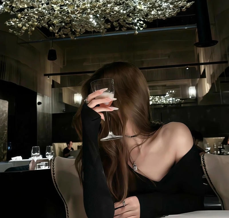 Ảnh bad girl phong cách mạnh mẽ vibe coo
