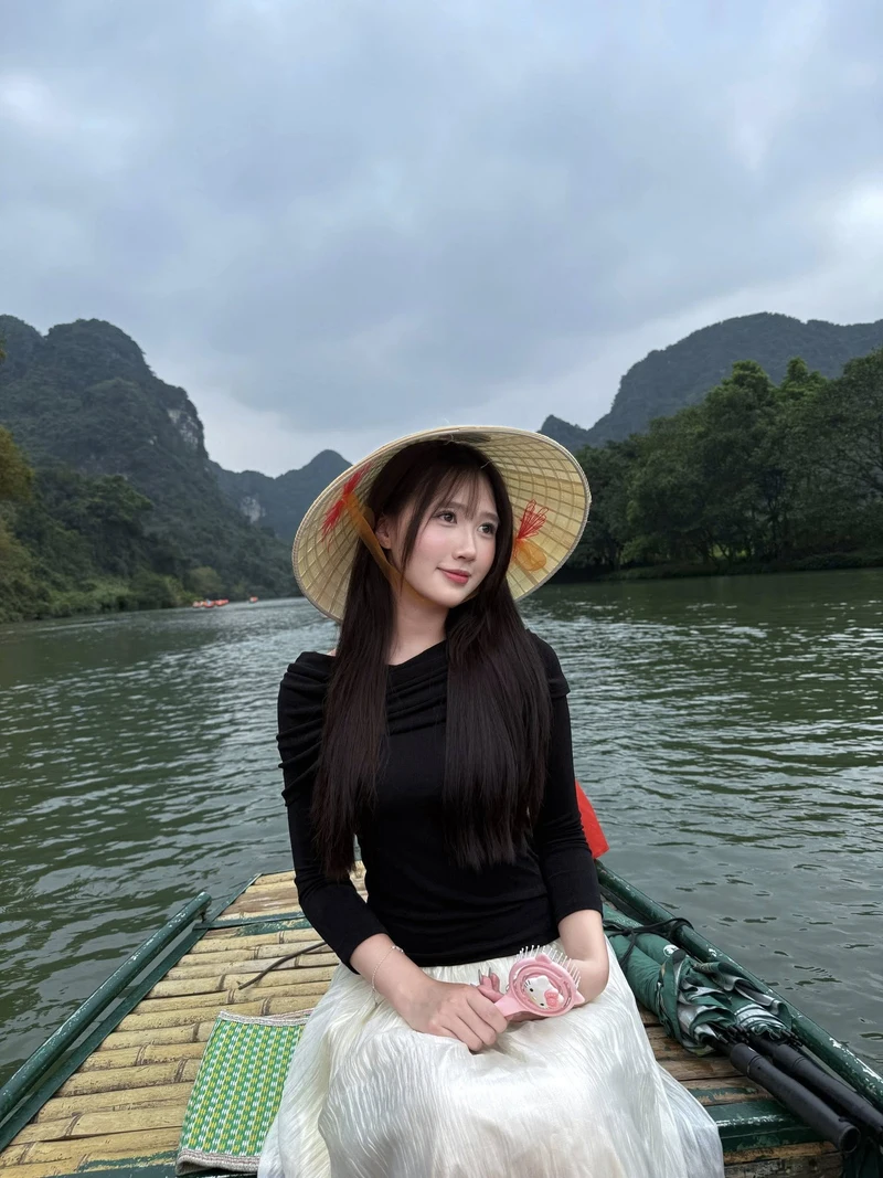 Ảnh cô gái 2k6 sexy trong phong cách anime