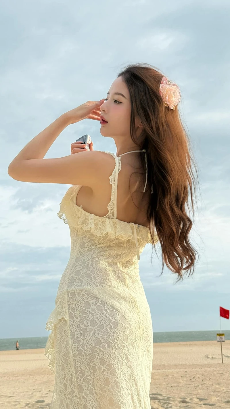 Ảnh gái xinh 2k5 với vibe trẻ trung cuốn hút