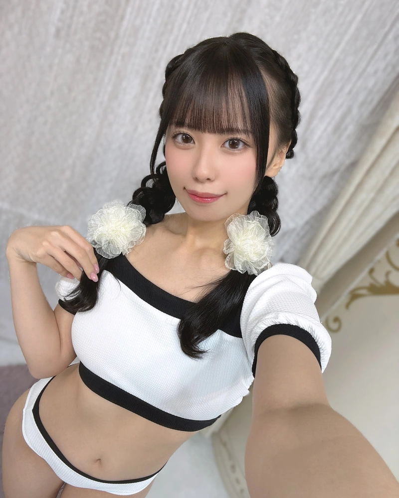 Ảnh gravure Nhật của Airi Nagisa với outfit bikini trắng đẹp
